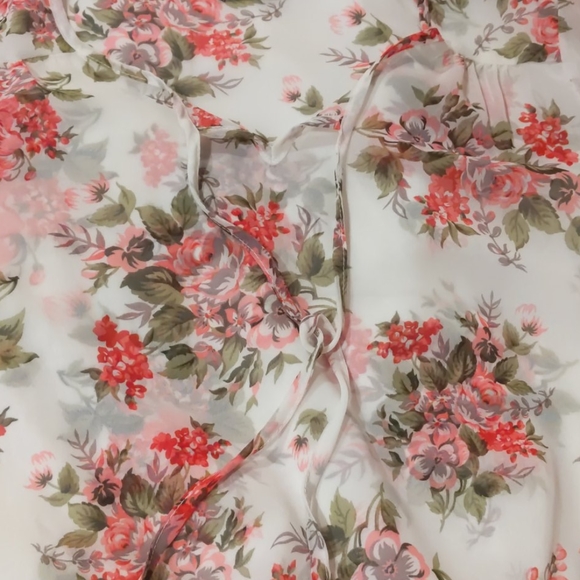 Venus 3/4 Sleeve Sheer Floral Blouse - Picture 5 of 8